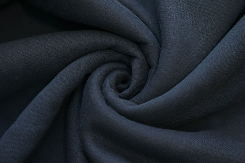 衣-亞規保暖刷毛大學T恤