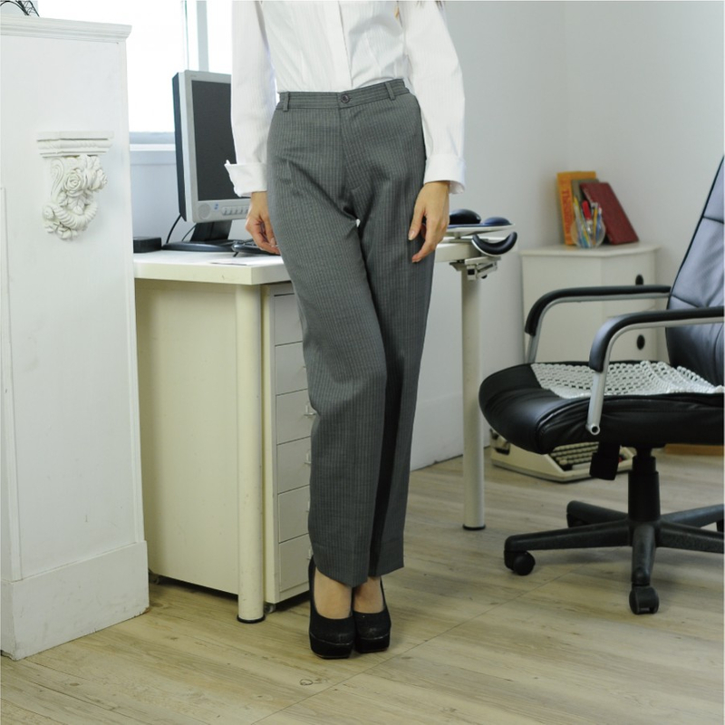 雅-灰底白條紋女直筒褲