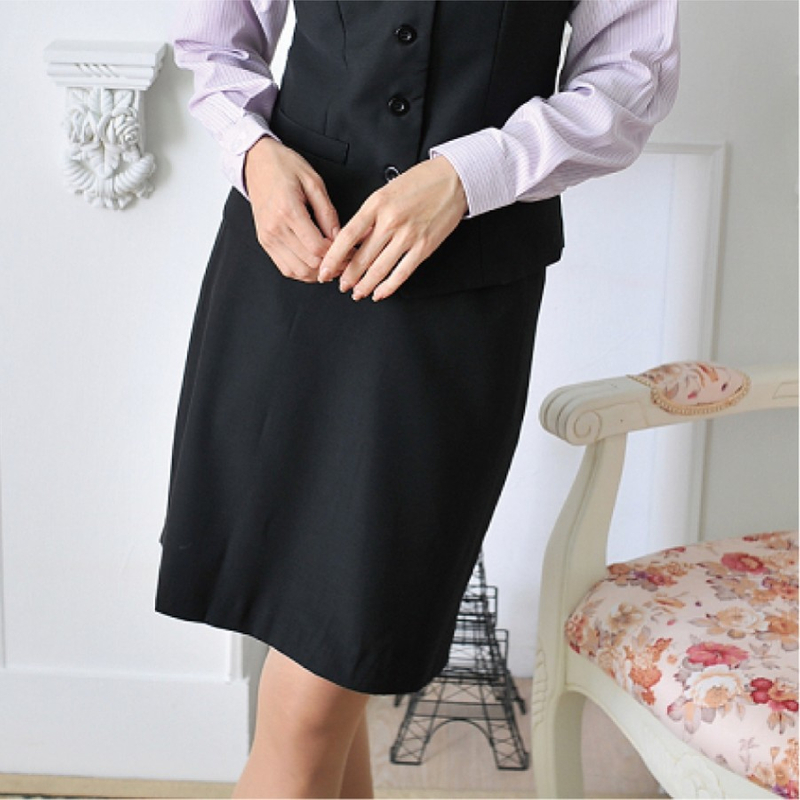 雅-黑色素面女直筒裙